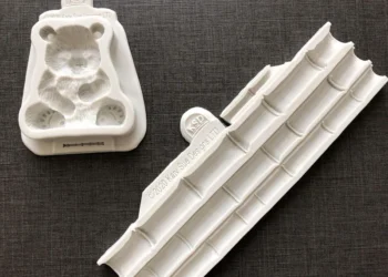 Create Stunning Cakes Effortlessly with the Versatile Bamboo Silicone Mold Review