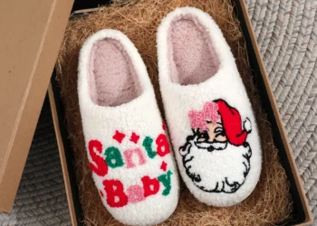 Cozy and Stylish Winter Slippers for Couples Perfect for Holiday Comfort